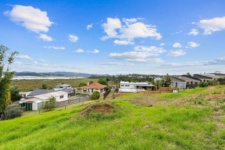 Photo of property in 21 Raumati Crescent, Onerahi, Whangarei, 0110