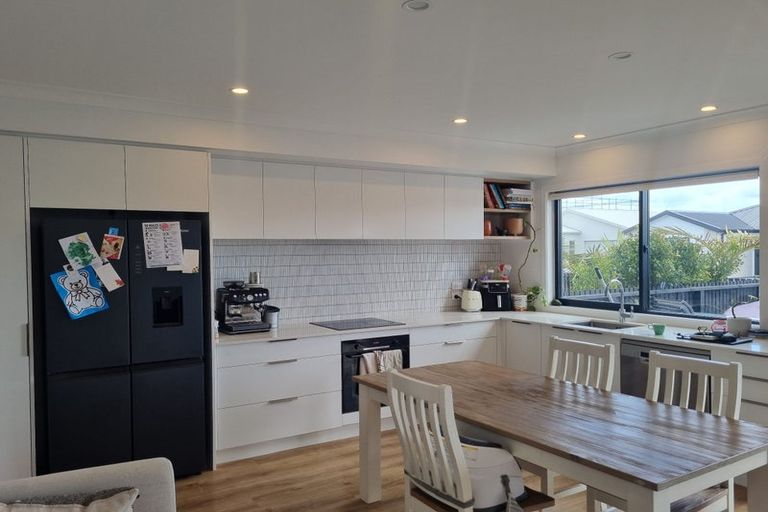 Photo of property in 5 Atutahi Lane, Papamoa Beach, Papamoa, 3118