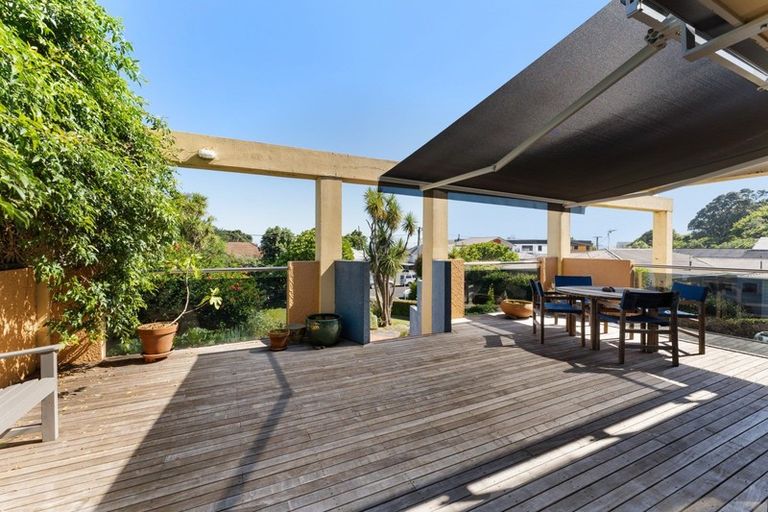 Photo of property in 29 Fulford Street, New Plymouth, 4310