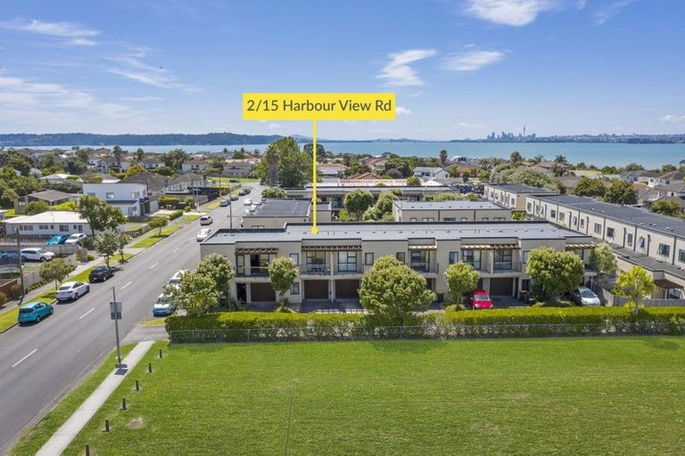 Photo of property in 2/15 Harbour View Road, Te Atatu Peninsula, Auckland, 0610