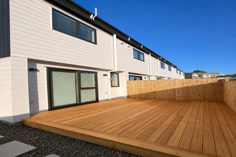 Photo of property in 1/36 Longburn Road, Henderson, Auckland, 0610