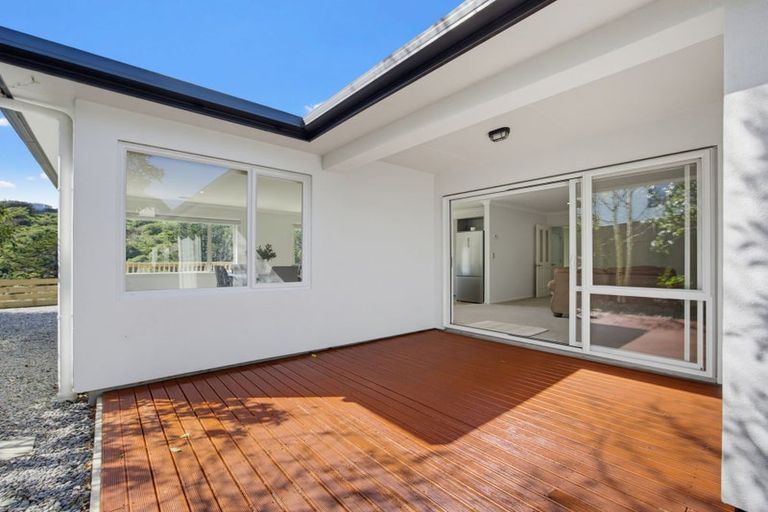 Photo of property in 47 Te Puia Drive, Aotea, Porirua, 5024