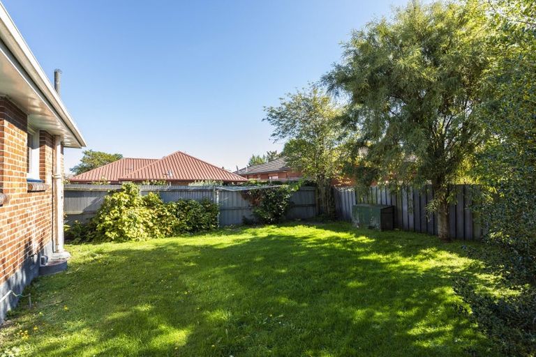 Photo of property in 12 Aorangi Road, Bryndwr, Christchurch, 8053