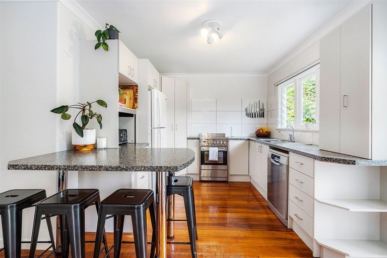 Photo of property in 136 Western Hills Drive, Kensington, Whangarei, 0112