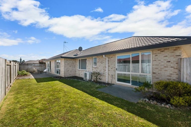 Photo of property in 18 Boston Parade, Kelvin Grove, Palmerston North, 4414