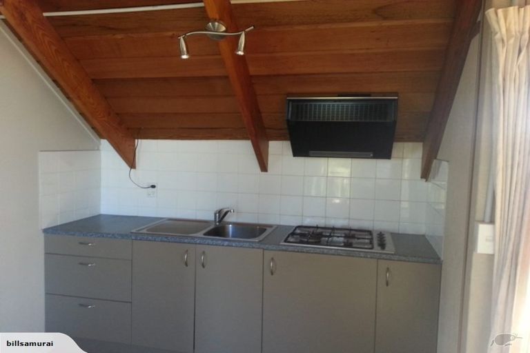 Photo of property in 1/50 Onewa Road, Northcote Point, Auckland, 0627