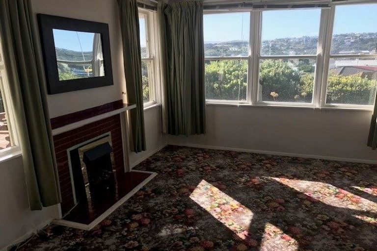 Photo of property in 35 Tireti Road, Titahi Bay, Porirua, 5022