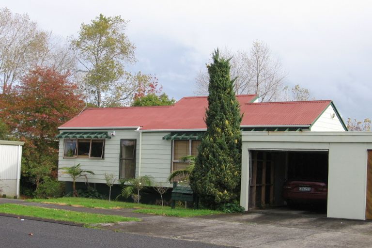 Photo of property in 60 Robbies Road, Shelly Park, Auckland, 2014