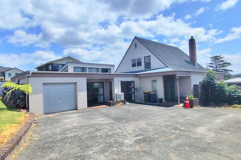 Photo of property in 56 Archibald Road, Kelston, Auckland, 0602