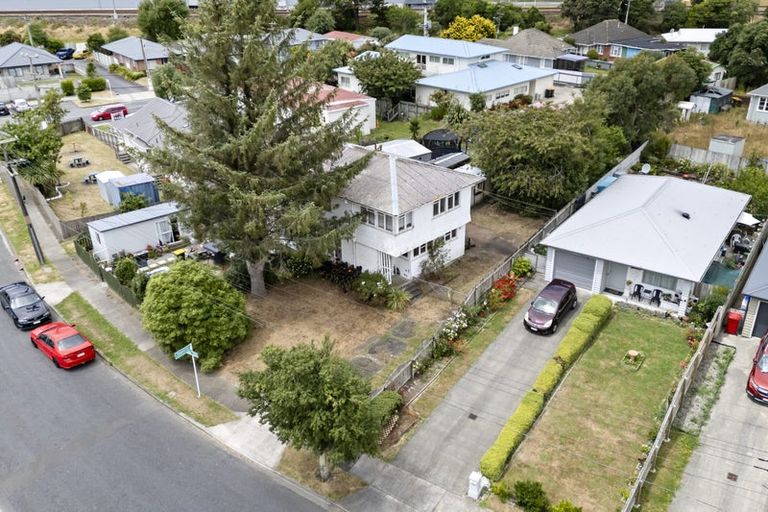 Photo of property in 61 Farmer Crescent, Taita, Lower Hutt, 5011