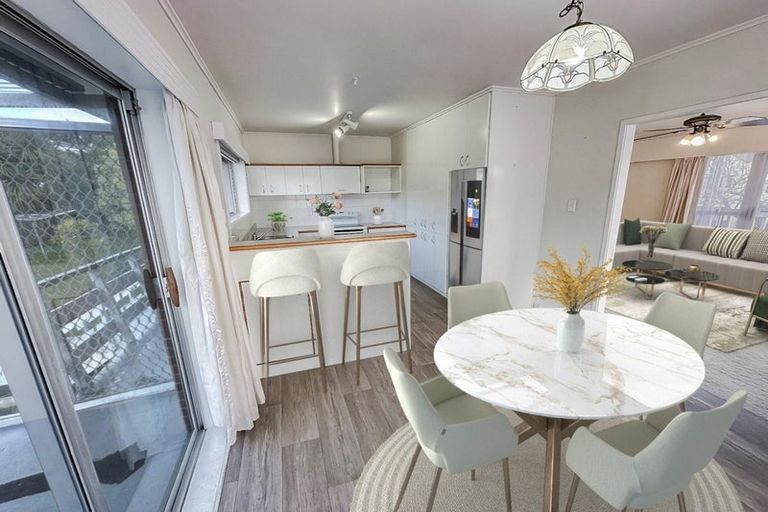 Photo of property in 4 Takapu Street, Henderson, Auckland, 0612