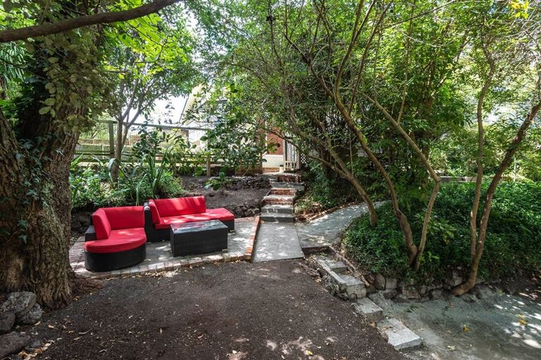 Photo of property in 16 Ford Road, Opawa, Christchurch, 8023