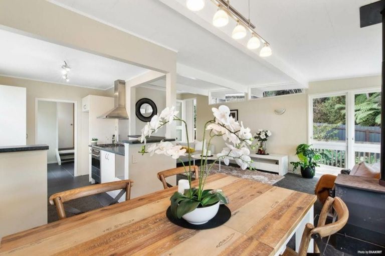 Photo of property in 1/7 Odette Road, Totara Vale, Auckland, 0629