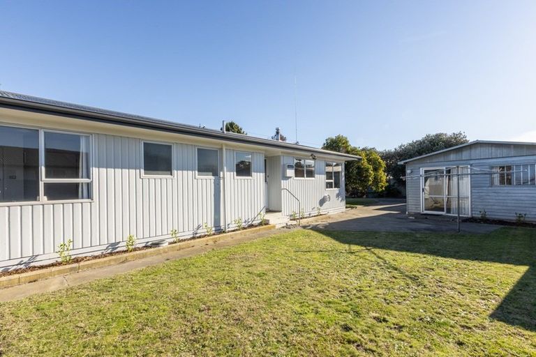 Photo of property in 2 Cabot Place, Flaxmere, Hastings, 4120