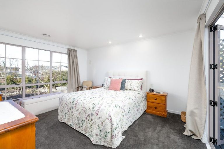 Photo of property in 17 Churchill Place, Waimate, 7924