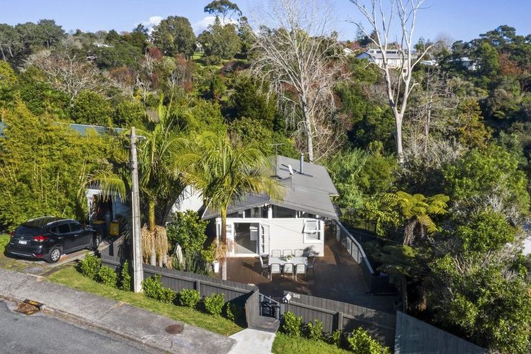 Photo of property in 202 Verbena Road, Birkdale, Auckland, 0626