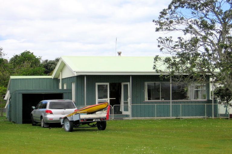Photo of property in 15 Pio Road, Bowentown, Waihi Beach, 3177