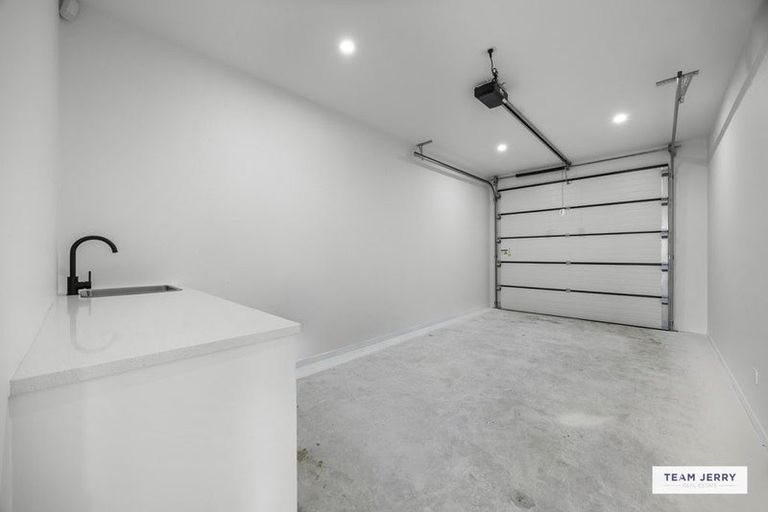 Photo of property in 36 Stableford Crescent, Opaheke, 2113