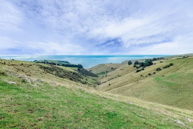 Photo of property in 4 Long Lookout Road, Little Akaloa, 7583