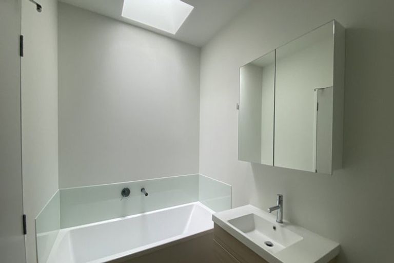 Photo of property in 6/2 Moor Avenue, Te Atatu Peninsula, Auckland, 0610