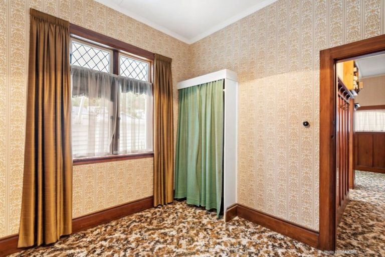 Photo of property in 73 Derwent Street, Island Bay, Wellington, 6023