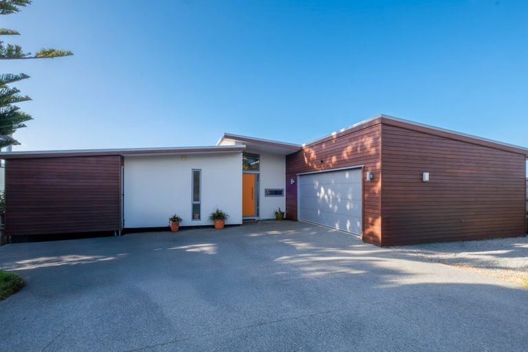 Photo of property in 33 Marama Crescent, Mount Pleasant, Christchurch, 8081