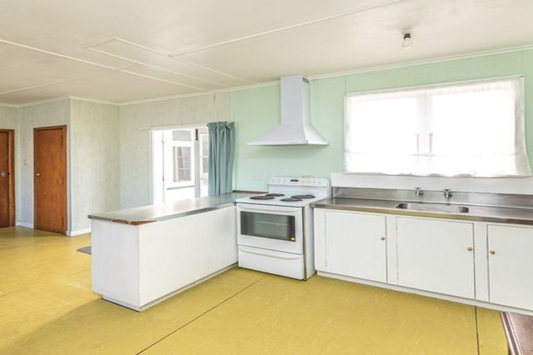 Photo of property in 11 Station Road, Marton, 4710