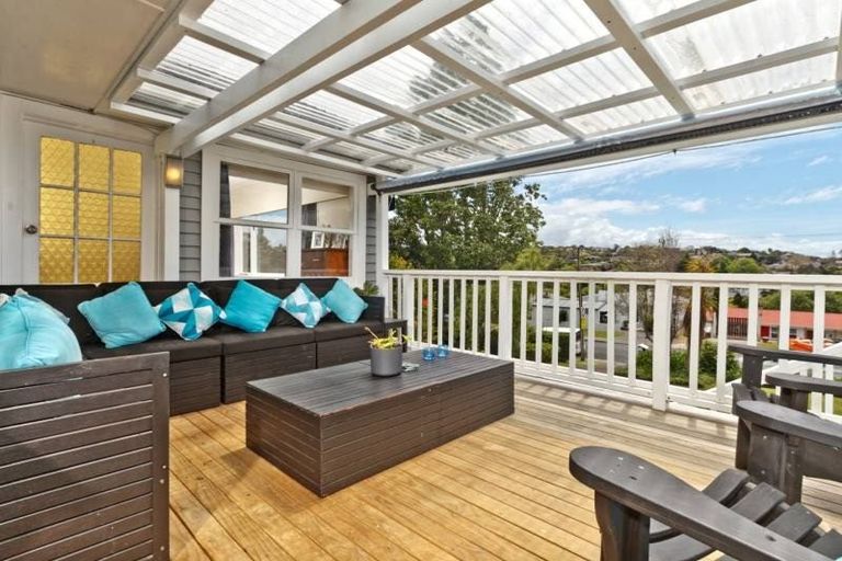 Photo of property in 20 Alexander Avenue, Torbay, Auckland, 0630