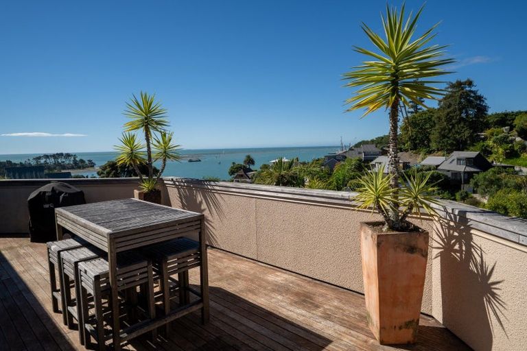 Photo of property in 8 The Cliffs, Britannia Heights, Nelson, 7010