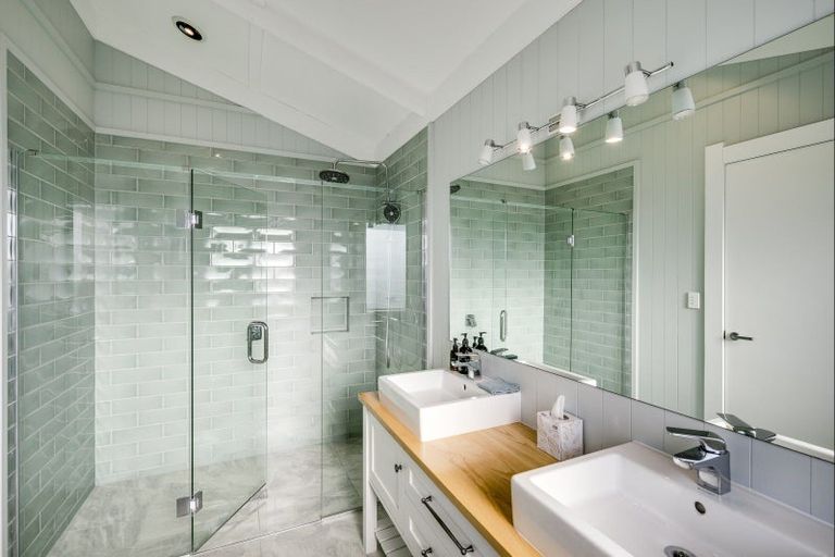 Photo of property in 18 Reynolds Road, Havelock North, 4130