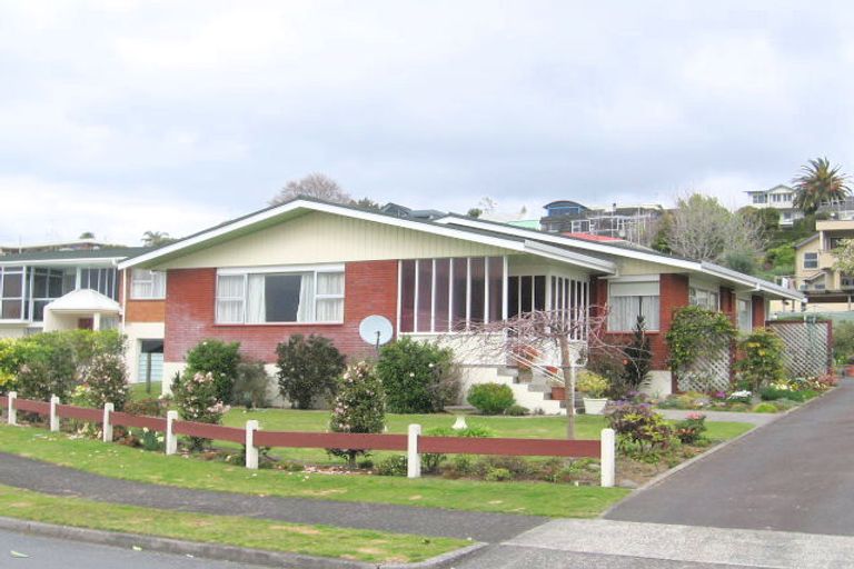 Photo of property in 4 Carol Place, Otumoetai, Tauranga, 3110