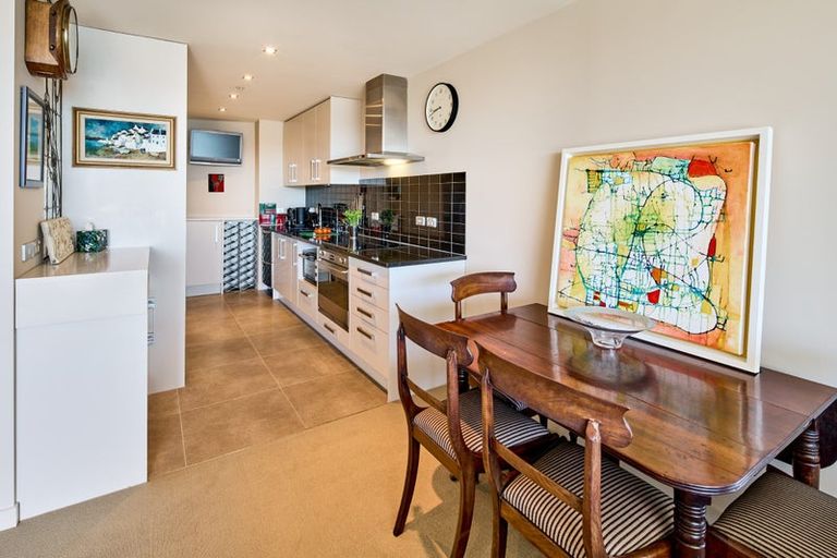 Photo of property in Portal Apartments, 7d/42 Cable Street, Te Aro, Wellington, 6011