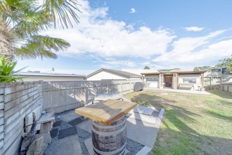 Photo of property in 75 Gillies Crescent, Waimarama, Havelock North, 4294