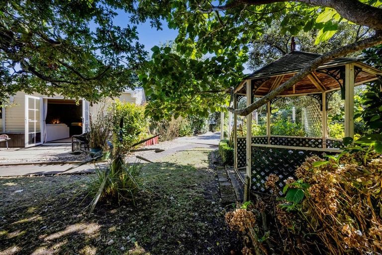 Photo of property in 23 Gibson Place, Patea, 4520