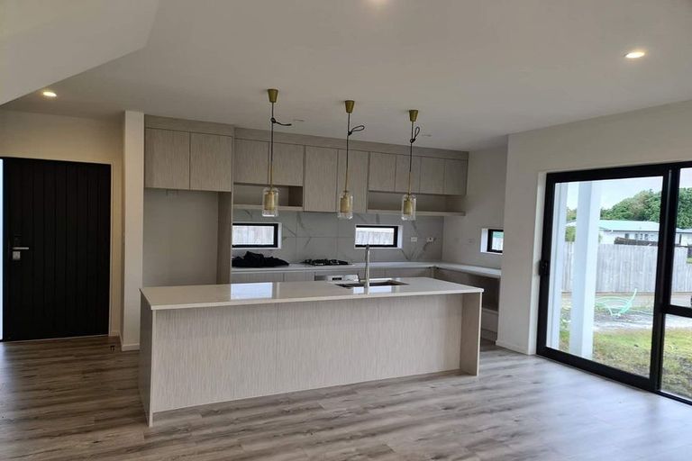 Photo of property in 107b Wharf Road, Te Atatu Peninsula, Auckland, 0610