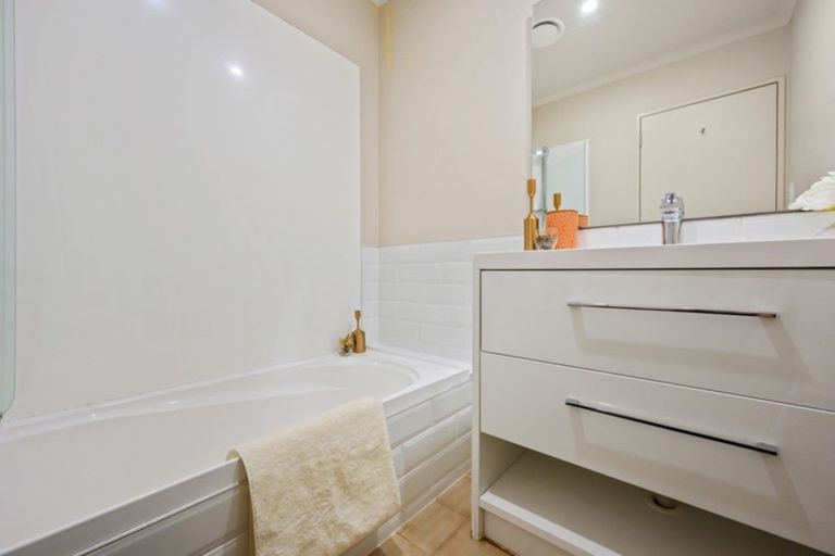 Photo of property in 182 Dawson Road, Flat Bush, Auckland, 2023