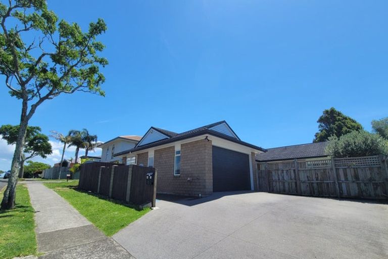Photo of property in 31 Prince Regent Drive, Half Moon Bay, Auckland, 2012