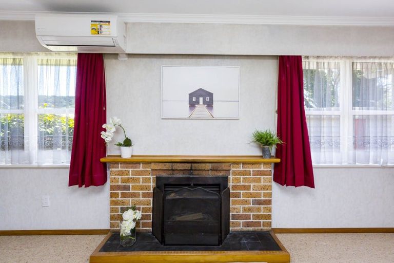 Photo of property in 61 Kashmir Avenue, Clouston Park, Upper Hutt, 5018