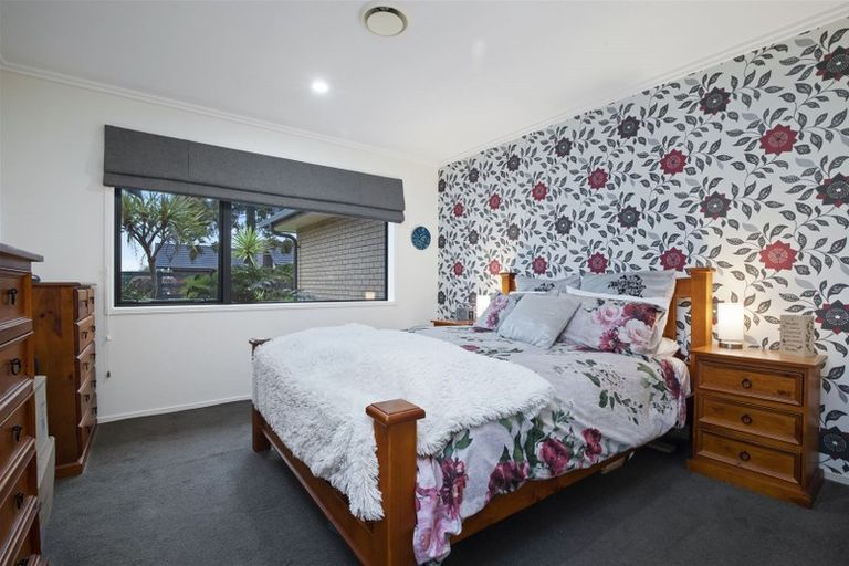 Photo of property in 7 Armstrong Way, Waiuku, 2123