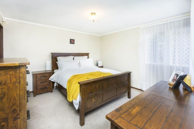 Photo of property in 2 Tapestry Grove, Silverstream, Upper Hutt, 5019