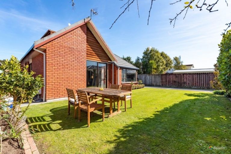 Photo of property in 2/28 Rossiter Avenue, Waterloo, Lower Hutt, 5011