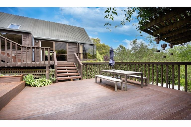 Photo of property in 7 Shalamar Drive, Cashmere, Christchurch, 8022