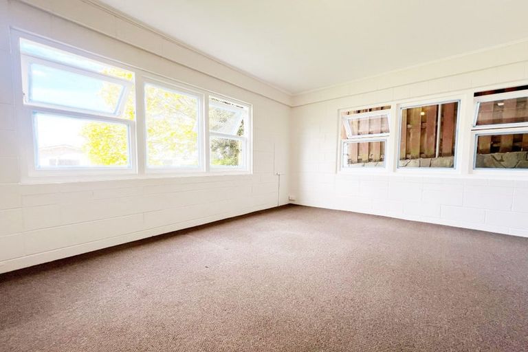 Photo of property in 12 Megan Avenue, Pakuranga Heights, Auckland, 2010