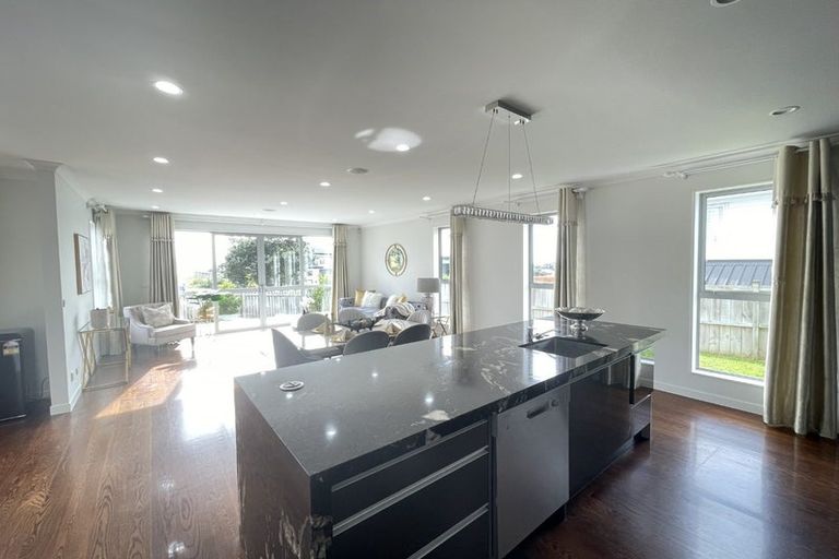 Photo of property in 20 Bearing Parade, Long Bay, Auckland, 0630