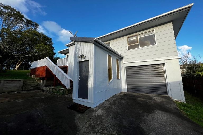Photo of property in 2/69 Simon Ellice Drive, Bayview, Auckland, 0629