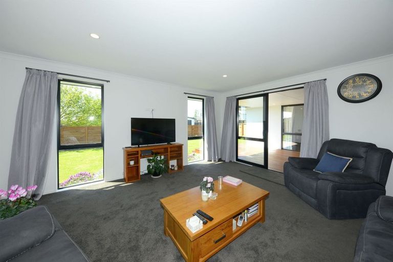 Photo of property in 9 Seaward Street, Pegasus, 7612