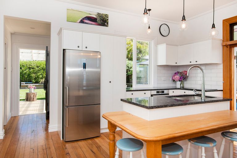 Photo of property in 59 Moana Road, Okitu, Gisborne, 4010