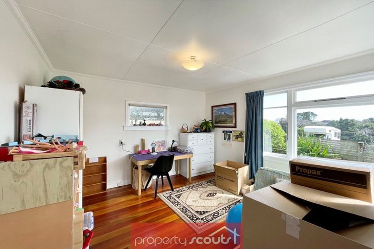 Photo of property in 10 Moana Crescent, Blagdon, New Plymouth, 4310