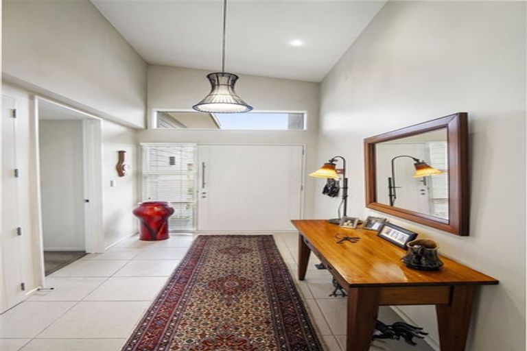 Photo of property in 6 Federer Lane, Bishopdale, Christchurch, 8053