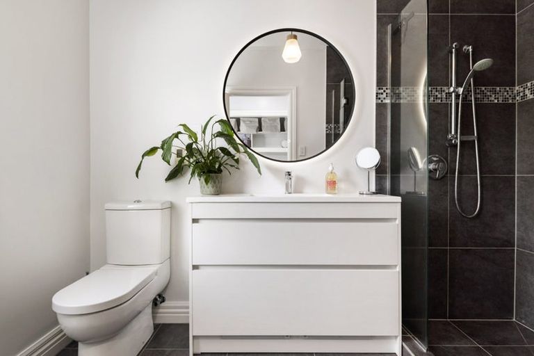 Photo of property in 61 Palmerston Road, Birkenhead, Auckland, 0626